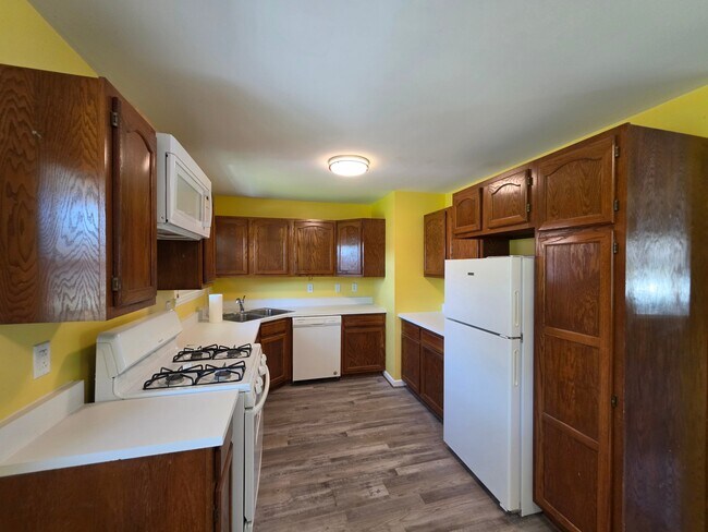 Building Photo - 4637 Clayton Dr