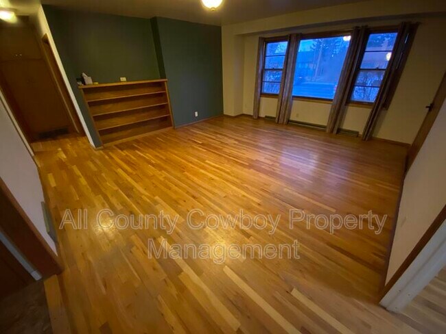 Foto del edificio - 2210 E Sheridan St