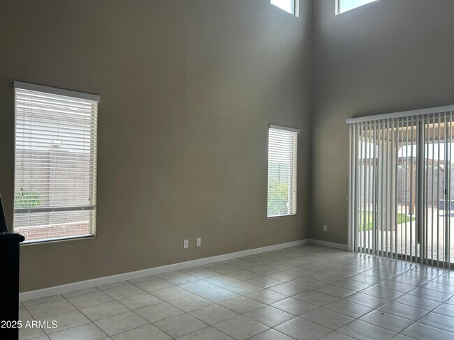 Foto del edificio - 10769 W Swayback Pass