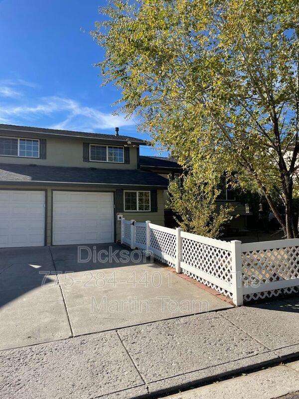 Primary Photo - 2915 Everett Dr
