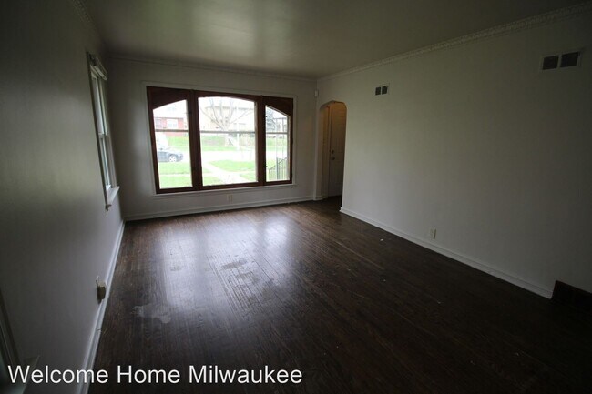 Building Photo - 3 br, 1 bath House - 3860 N 51st Blvd
