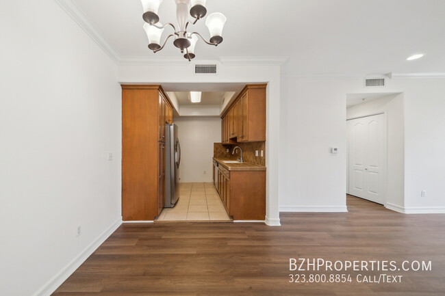 Foto del edificio - 2334 S Bentley Ave