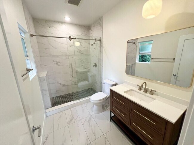 Foto del edificio - 669-2 Townsite Dr