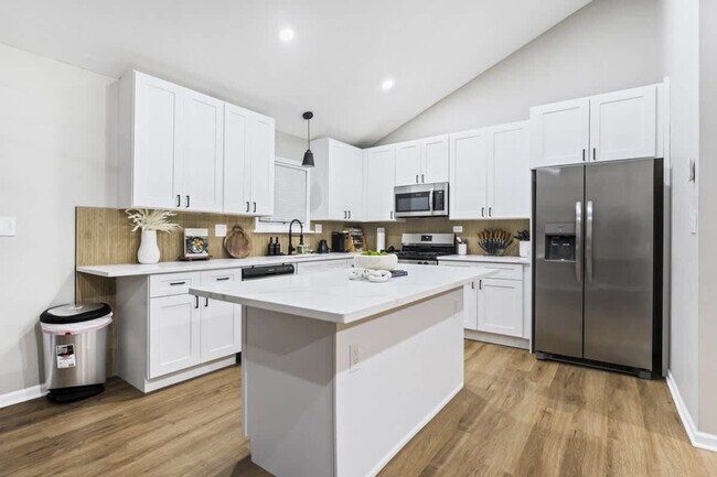 Foto del edificio - 1410 N Lama Ln