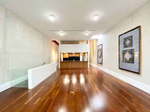 Foto del edificio - 520 1/2 E Grand Ave