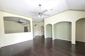 Building Photo - 17226 Stratford Green Dr