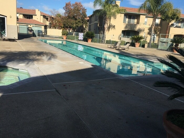 Primary Photo - 5201 Laguna Oaks Dr