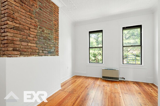 Building Photo - 273 Cornelia St