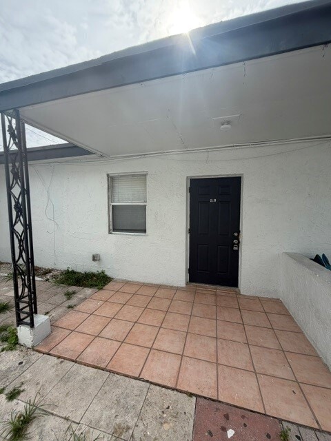 Building Photo - 211 NW 7th Ct