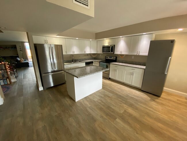 Kitchen - 912 NE 26th Ave