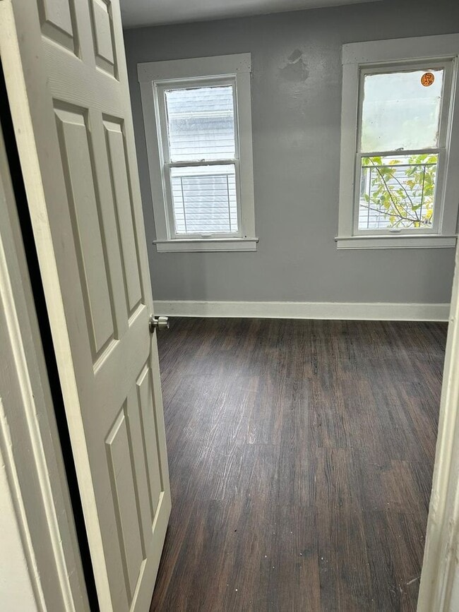Building Photo - 2117 Halstead Ave