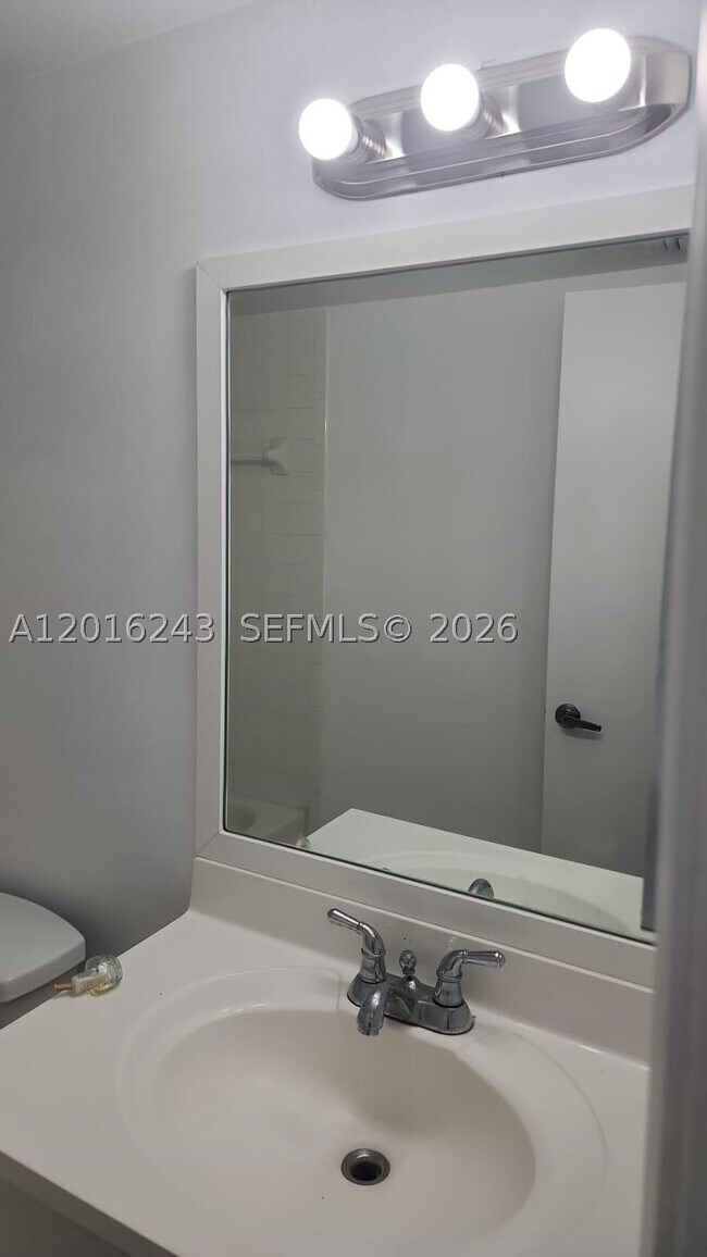 Foto del edificio - 3199 Foxcroft Rd