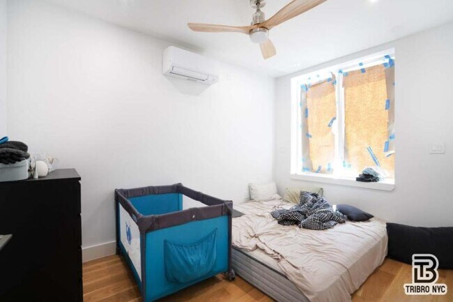 Foto del edificio - 3 bedroom in BROOKLYN NY 11205