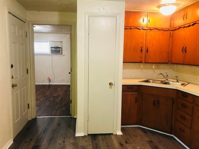 Foto del edificio - 518 W Sycamore St