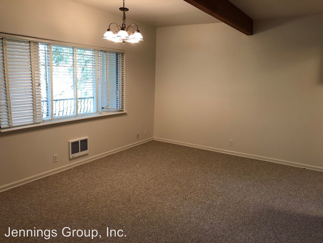 Building Photo - 2800 Spring Blvd