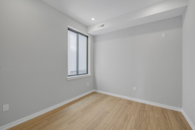 Building Photo - 1205 S 15th Street