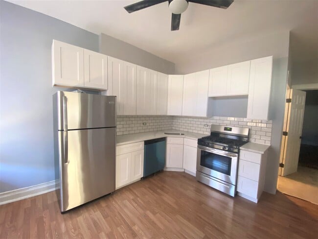 Building Photo - 1744 W 18th St