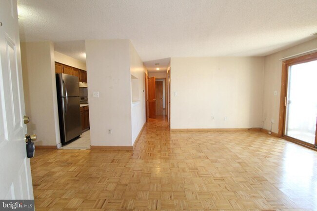 Building Photo - 4812 Ravens Crest Dr