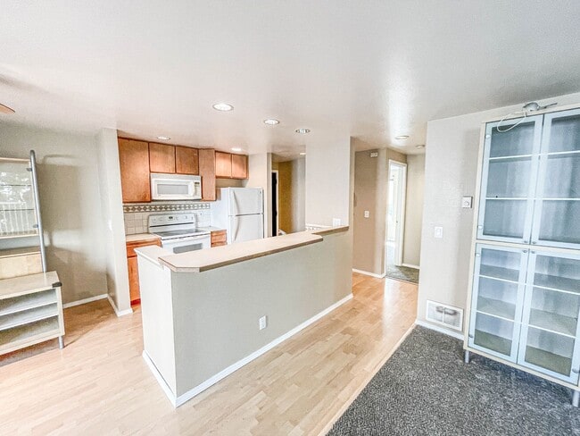 Foto del edificio - $250 off First Full Months Rent!2 bedroom,...