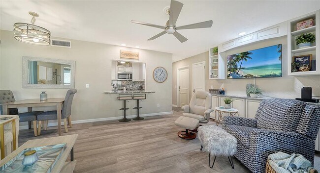 Foto del edificio - 712 White Pine Tree Rd