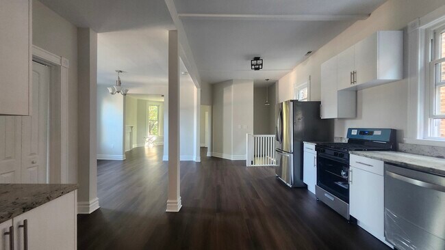 Foto del edificio - 2330 W Erie St