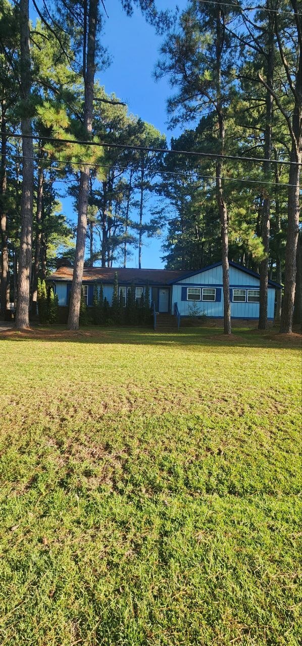 Foto del edificio - 237 Forest Ln