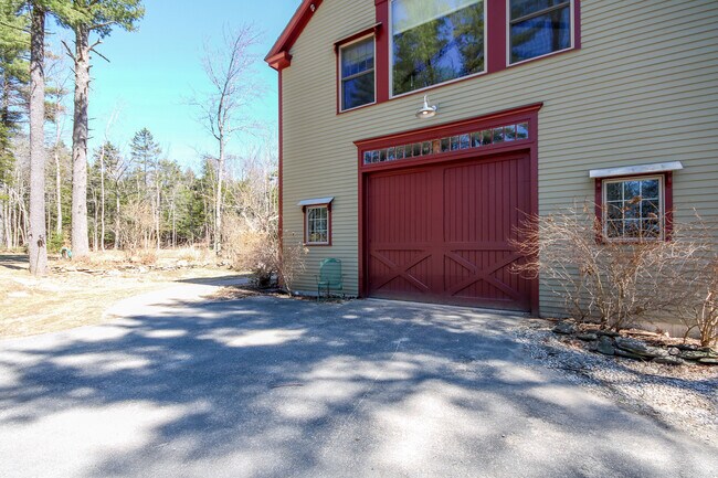 Building Photo - 1 Dunham Pond Ln