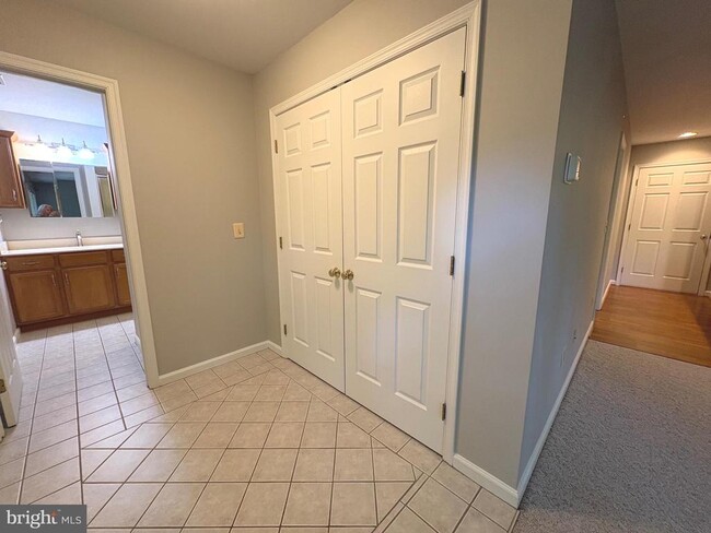 Building Photo - 2005 Huntwood Dr