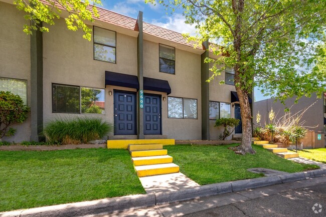 Building Photo - Spain Townhomes