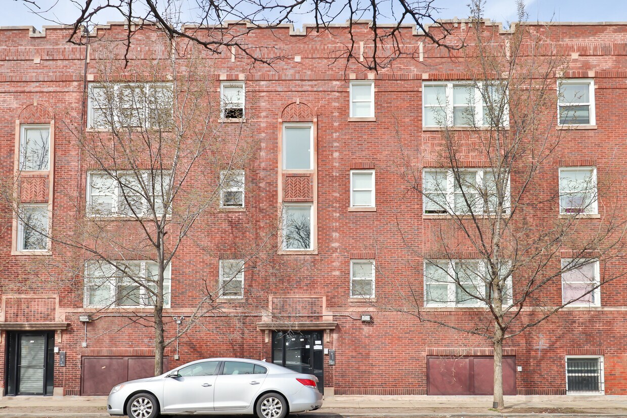 Primary Photo - 1156 E 67th St