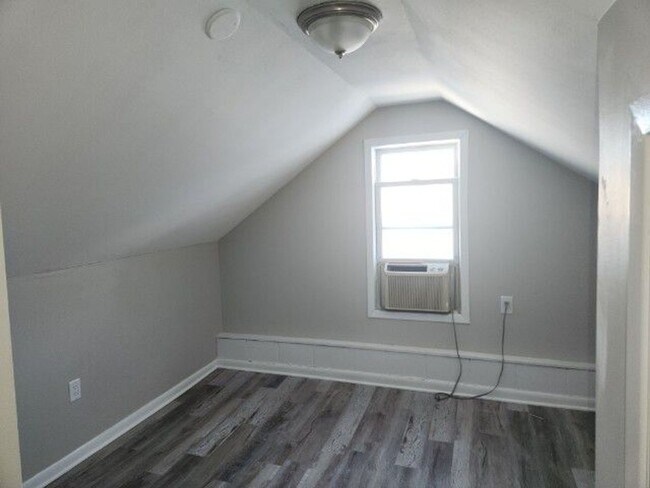 Building Photo - 5120 N 56th St