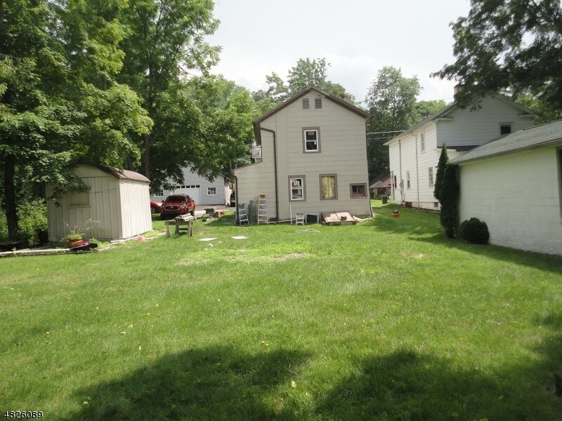 Primary Photo - 204 Main St