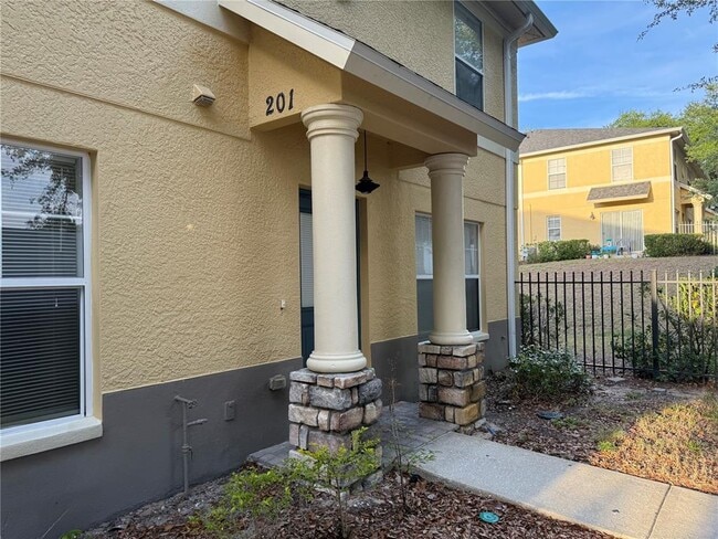 Building Photo - 201 Drawbridge Ln