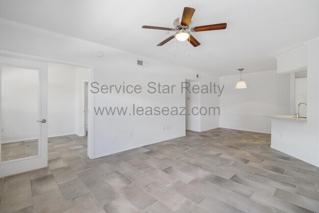 Foto del edificio - 15095 N Thompson Peak Pkwy