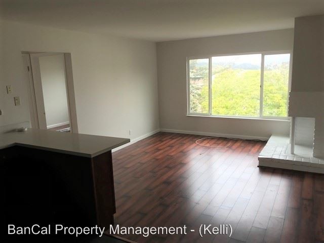 Building Photo - 324 32nd Ave