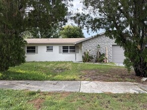 Building Photo - 4635 Canna Dr