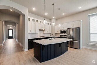 Building Photo - 3105 Columbia Dr