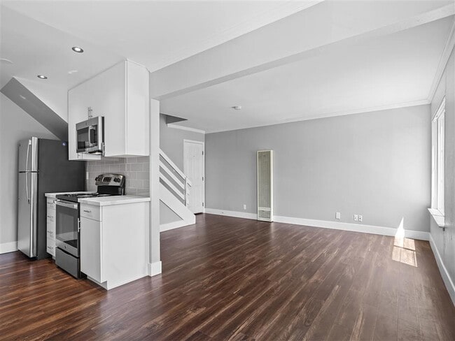 Building Photo - Peninsula Pines Apartments