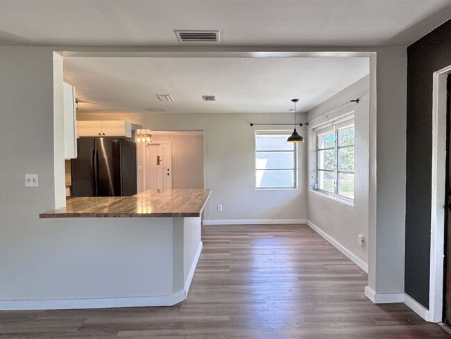 Building Photo - Peaceful 2-Bedroom Home Near Lake Starr