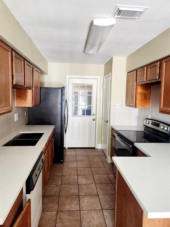 Building Photo - 6319 Pouter Dr