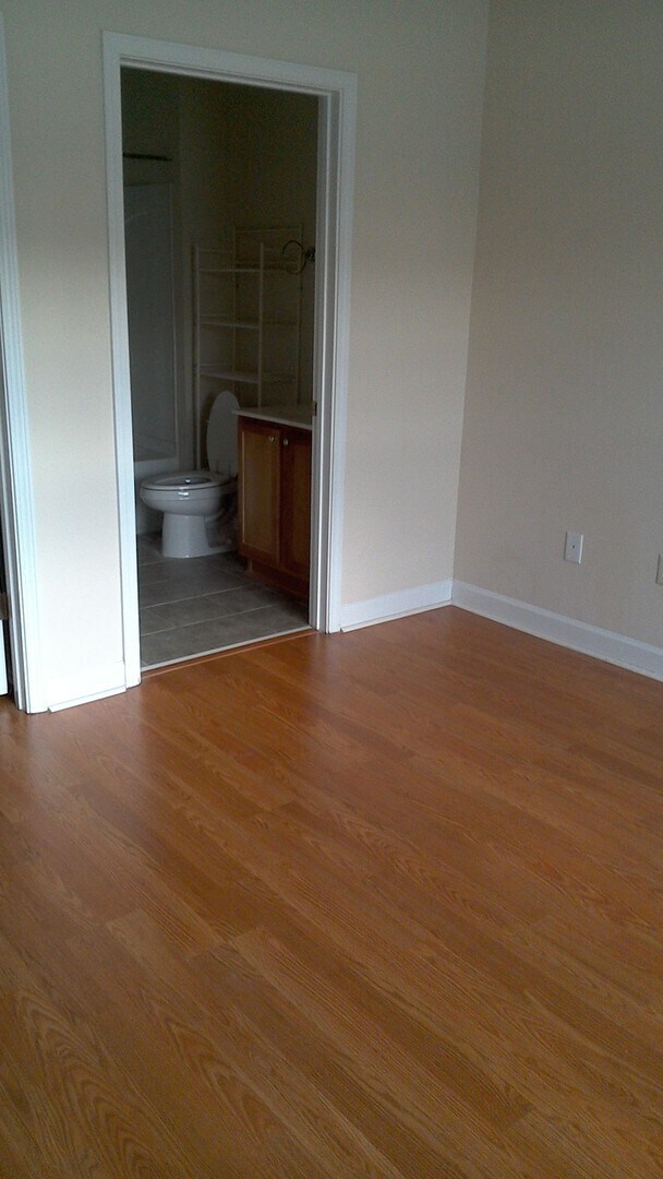 Foto del edificio - SPECIAL!  2 Bedroom/2 bath Condo - 1/2 half rent second month