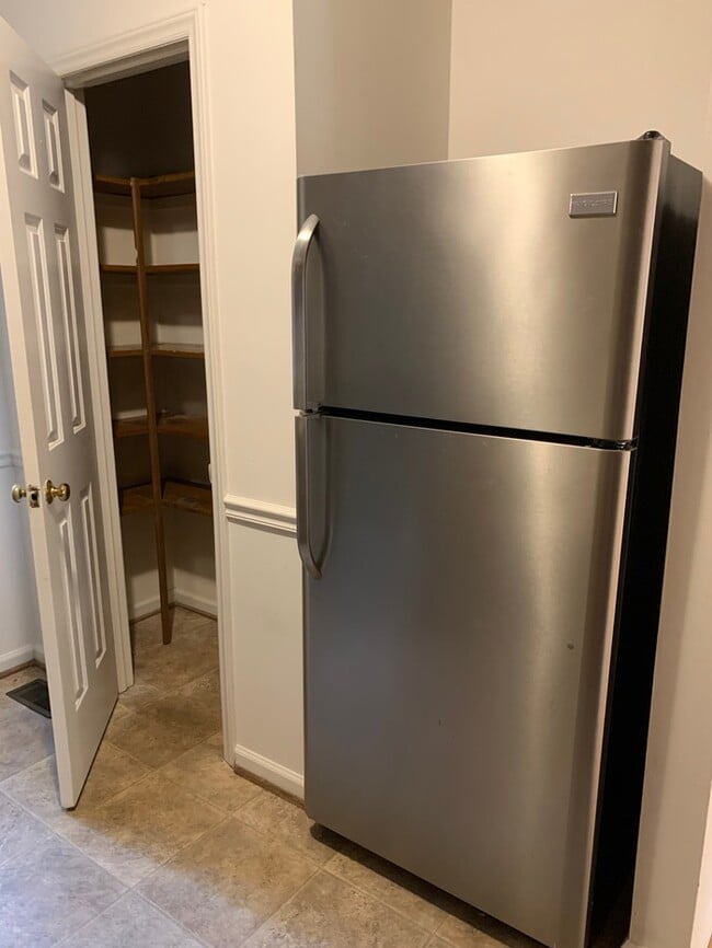 Building Photo - 121 Winners Cir