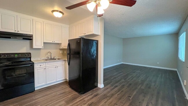 Interior Photo - XAV Imperial Beach Palms