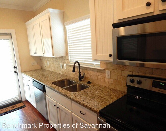 Foto del edificio - 4 br, 2.5 bath House - 501 E 32nd St.