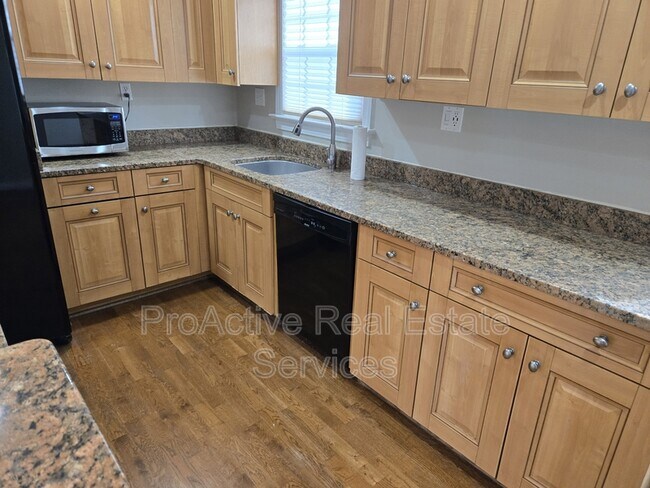 Foto del edificio - 519 Maycox Ave