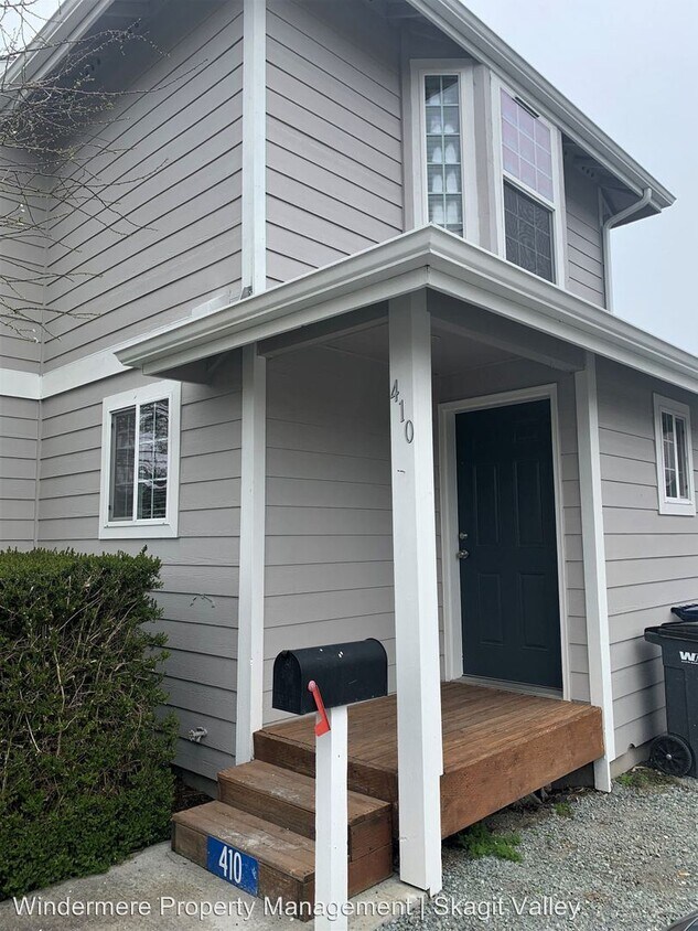 Primary Photo - 410 S Cherry St