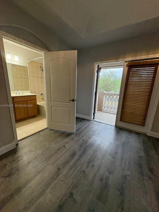 Building Photo - 27918 SW 140th Ave