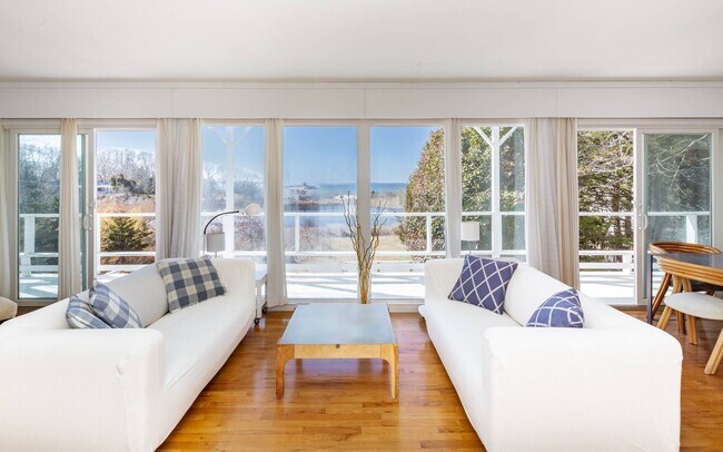 Foto del edificio - 20 Bay Inlet Rd