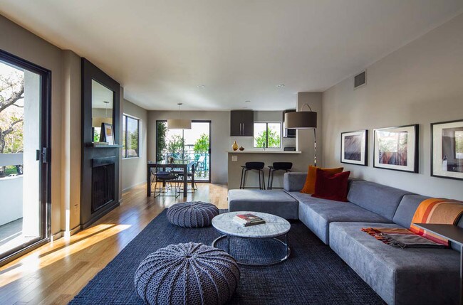 Foto del edificio - 888 Hilgard  Furnished Residences