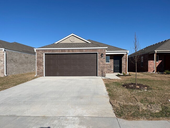 Building Photo - *Pre-leasing* NEW Three Bedroom | Two Bath...